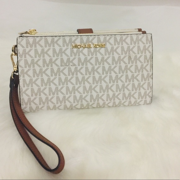 Michael Kors Handbags - Michael Kors Vanilla Double Zip Wallet Wristlet